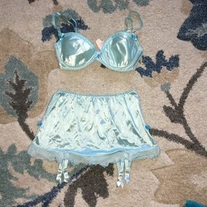 Victoria secrets lingerie 34B medium